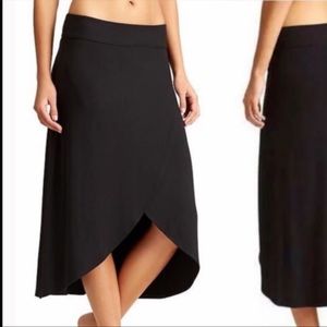 Athleta Tupil hem midi skirt